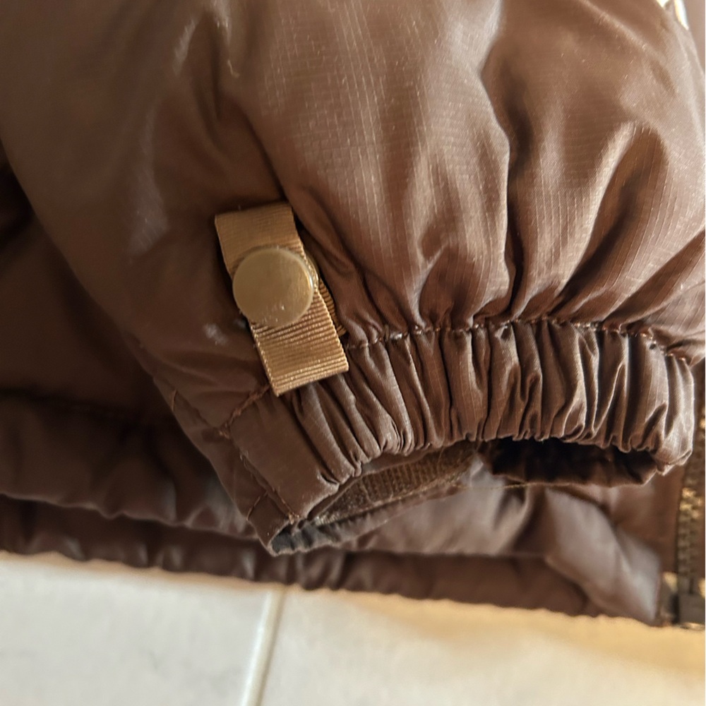 The North Face brown Puffer Jacket. Stove sack. 700.  One repair - Picture 5 of 16